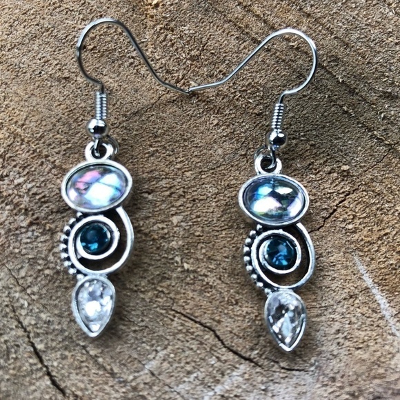 BOHEMIAN Dangle Earrings - Picture 2 of 4